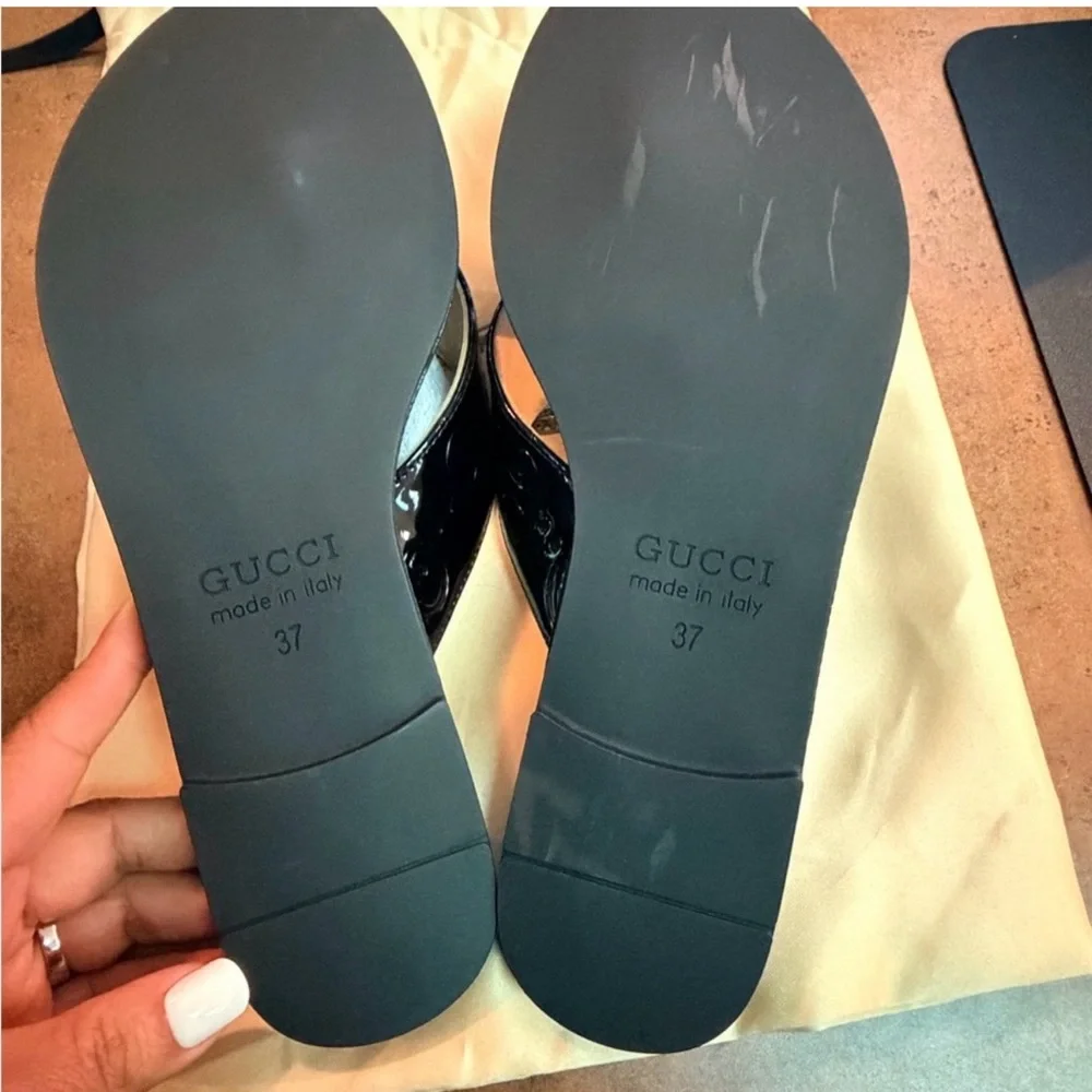 GG Black Patent Thong Sandals with Gold Double G -37 - Picture 6 of 8